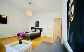 Family Apartment Th8 8